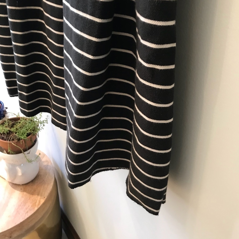 Banana Republic B/W Stripe A Line Dress 4​​​​​​ - Picture 6 of 8